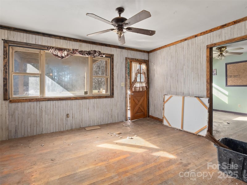 36 Lambert Ln, Canton, NC 28716