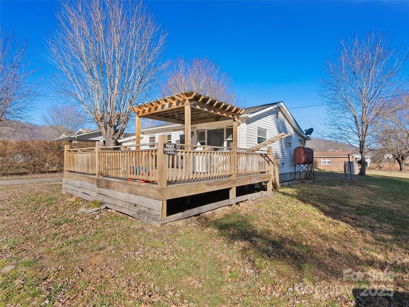 36 Lambert Ln, Canton, NC 28716