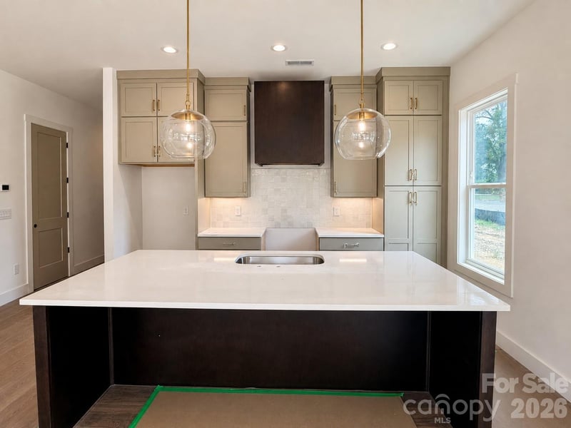 3926 Sarah Dr, Charlotte, NC 28217