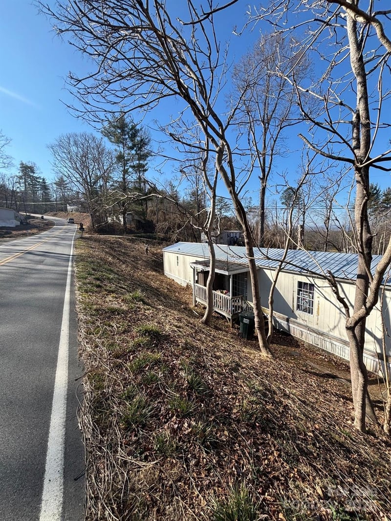 905 Hutch Mountain Rd, Fletcher, NC 28732