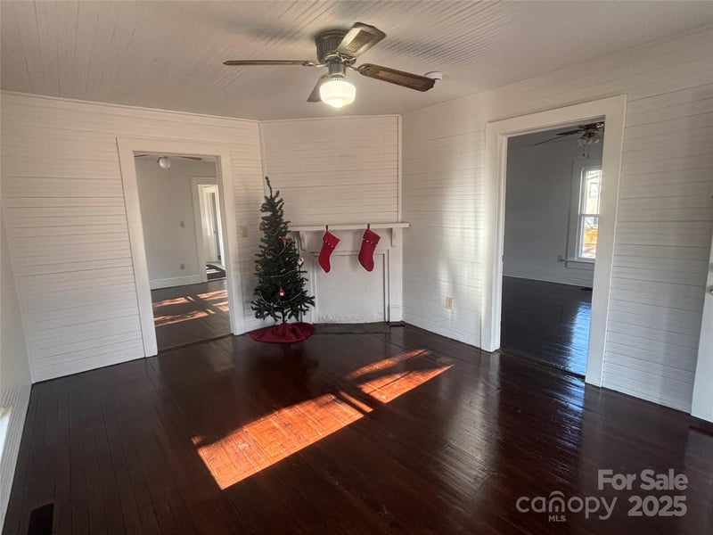 142 26th St, Hickory, NC 28602