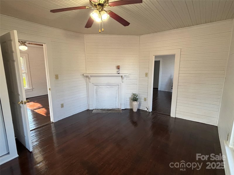 142 26th St, Hickory, NC 28602