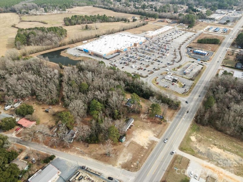 1048 Chesterfield Hw, Cheraw, SC 29520