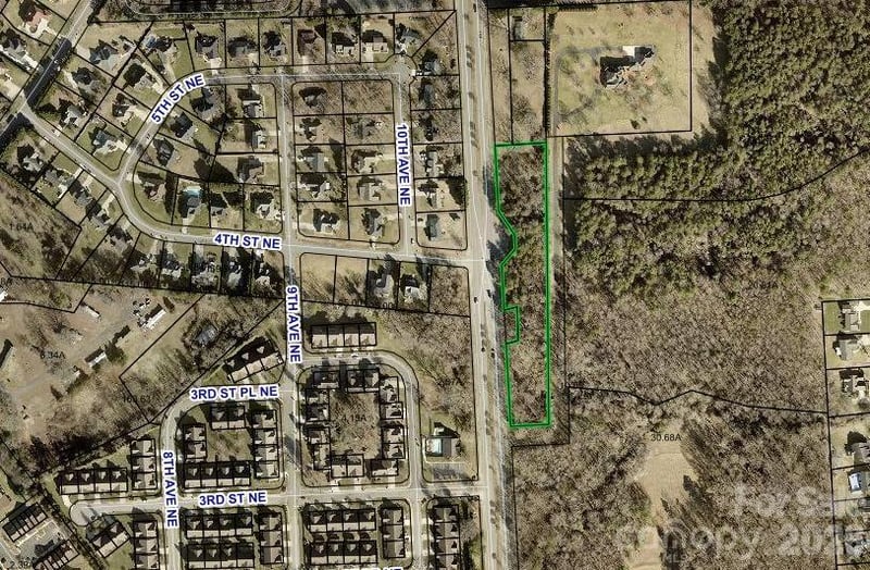 404 Thornburg Dr, Conover, NC 28613