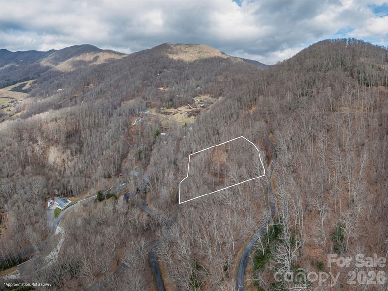 30 Hudson Valley Dr, Waynesville, NC 28786
