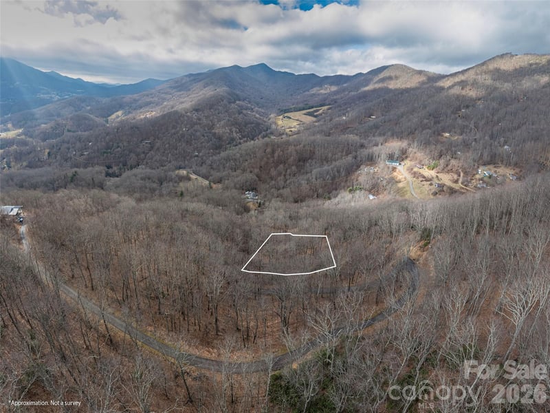 30 Hudson Valley Dr, Waynesville, NC 28786