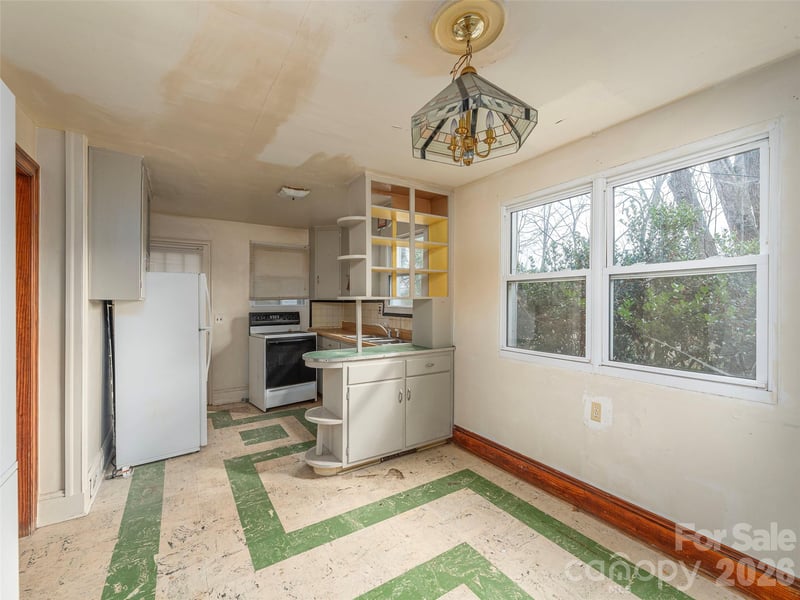 92 Mauney Cove Rd, Waynesville, NC 28786