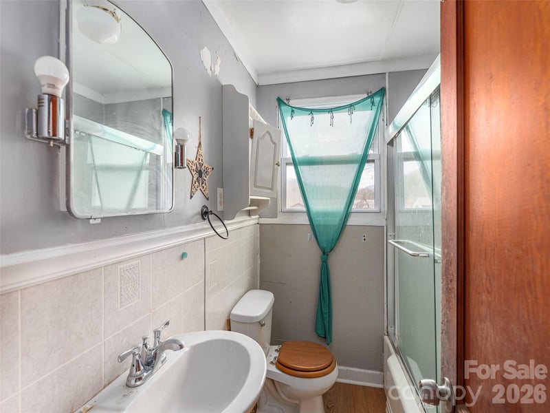 92 Mauney Cove Rd, Waynesville, NC 28786