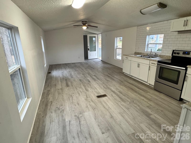 111 Cloverleaf Dr, Clover, SC 29710