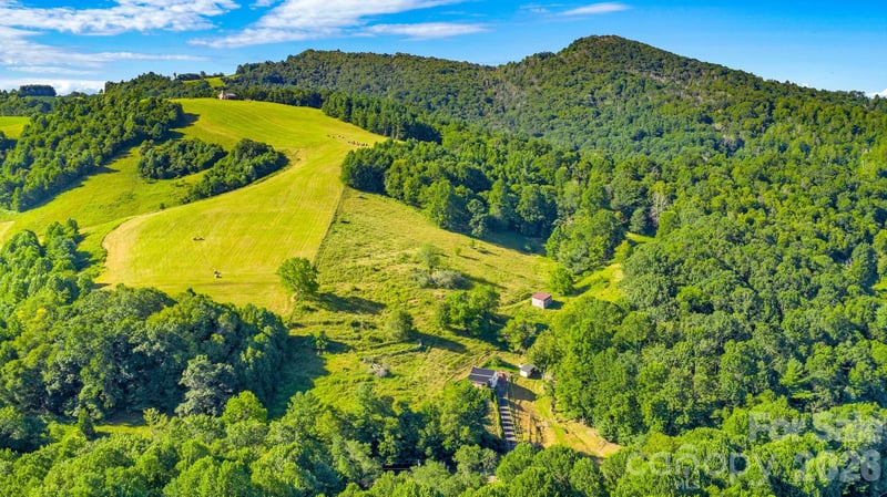 922 Prathers Creek Church Rd, Laurel Springs, NC 28644