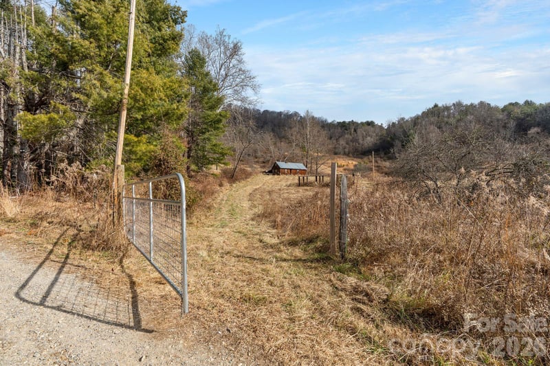 999 Wilson Dr, Canton, NC 28716