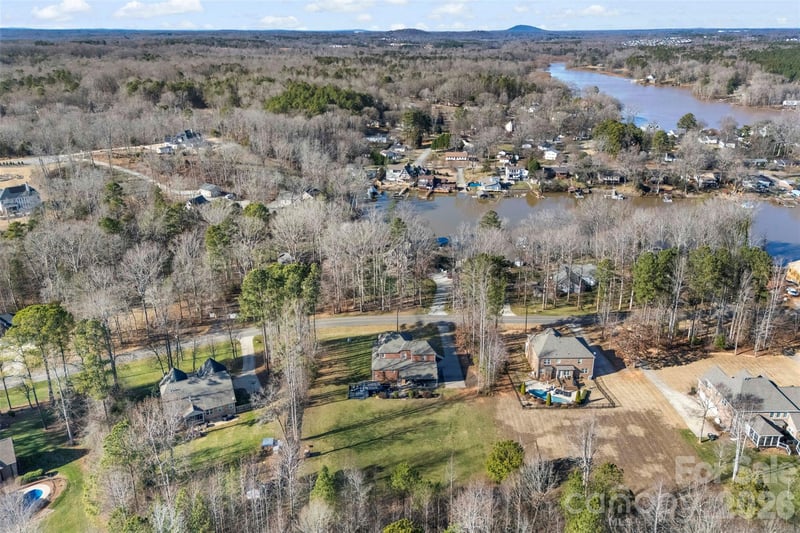 2720 Lakefront Dr, Belmont, NC 28012