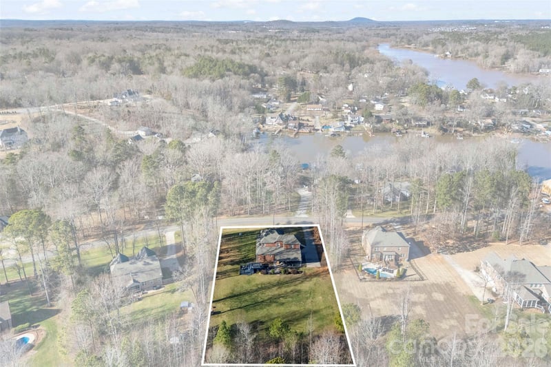 2720 Lakefront Dr, Belmont, NC 28012