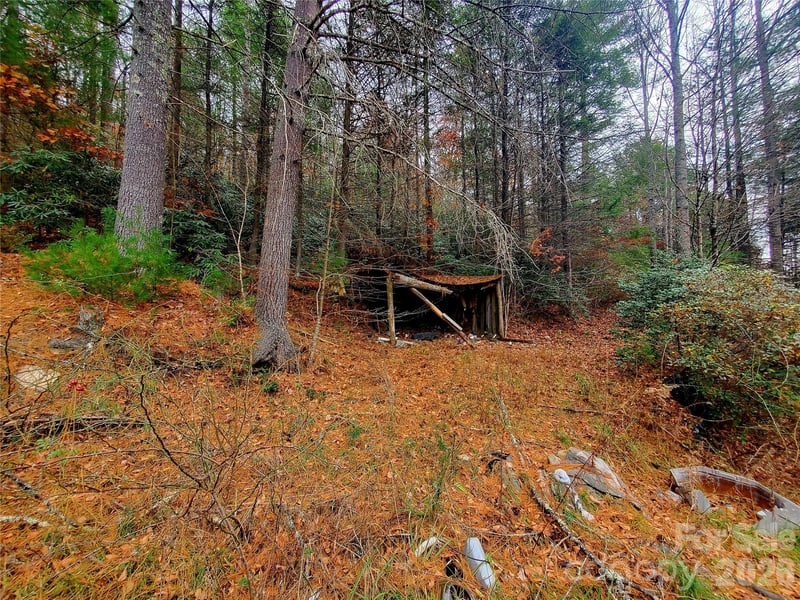2701 Gouges Creek Rd, Spruce Pine, NC 28777