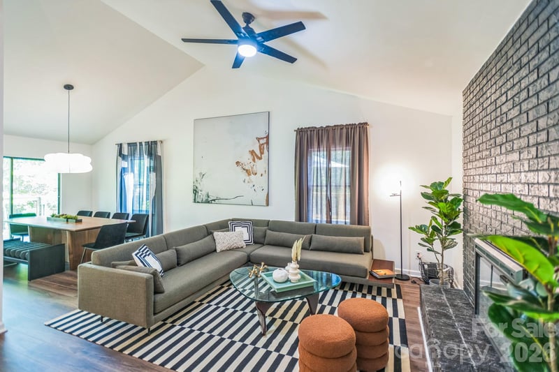 52 Reynolda Dr, Asheville, NC 28803