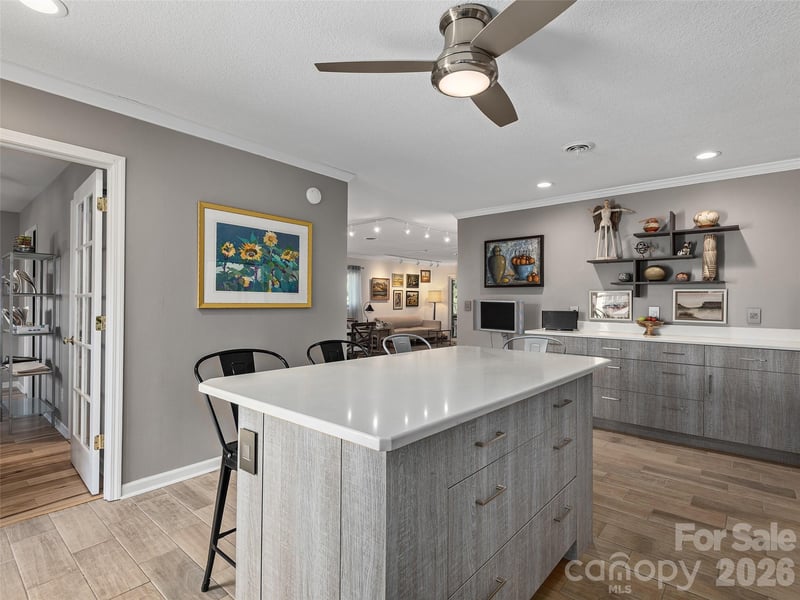 321 Britton Creek Dr, Hendersonville, NC 28791