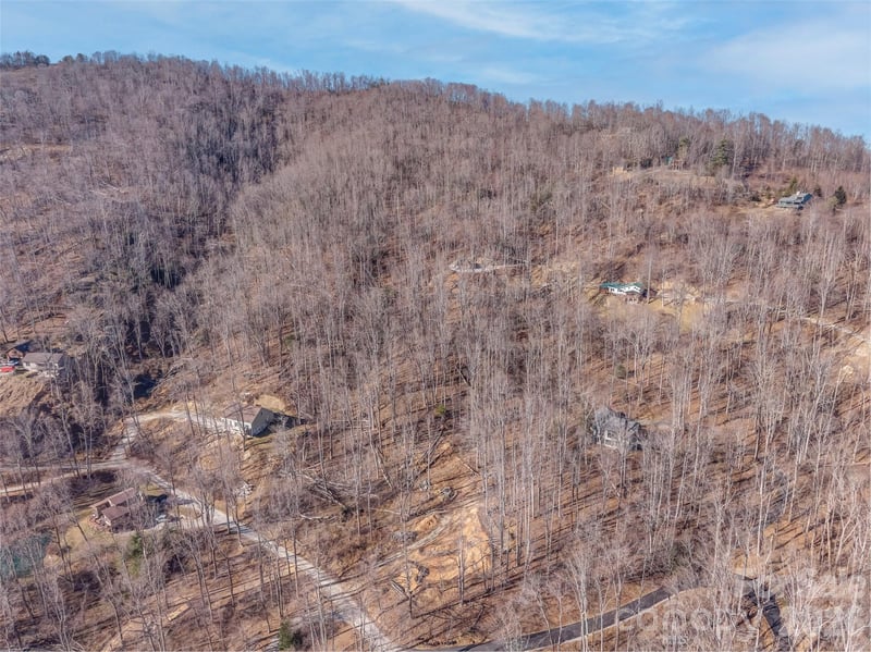 6 Pioneer Ln, Fletcher, NC 28732
