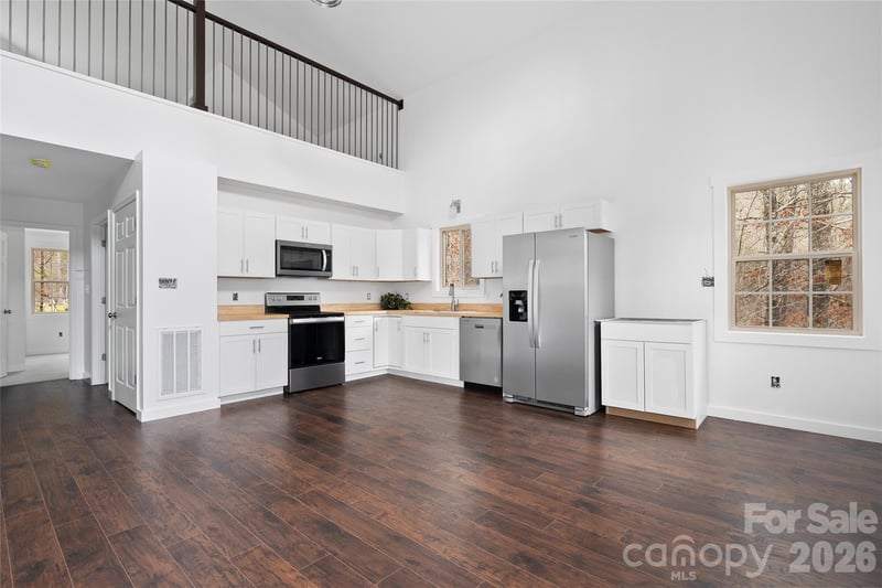 109 Tumblebug Trail Rd, Flat Rock, NC 28731