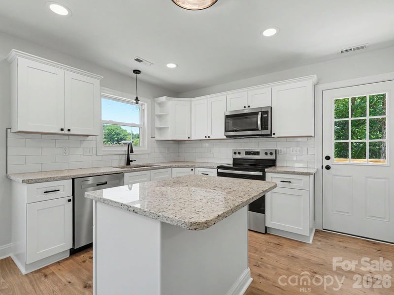 139 Donna Ln, Statesville, NC 28625