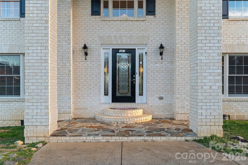 307 Cross Creek Dr, Cherryville, NC 28021