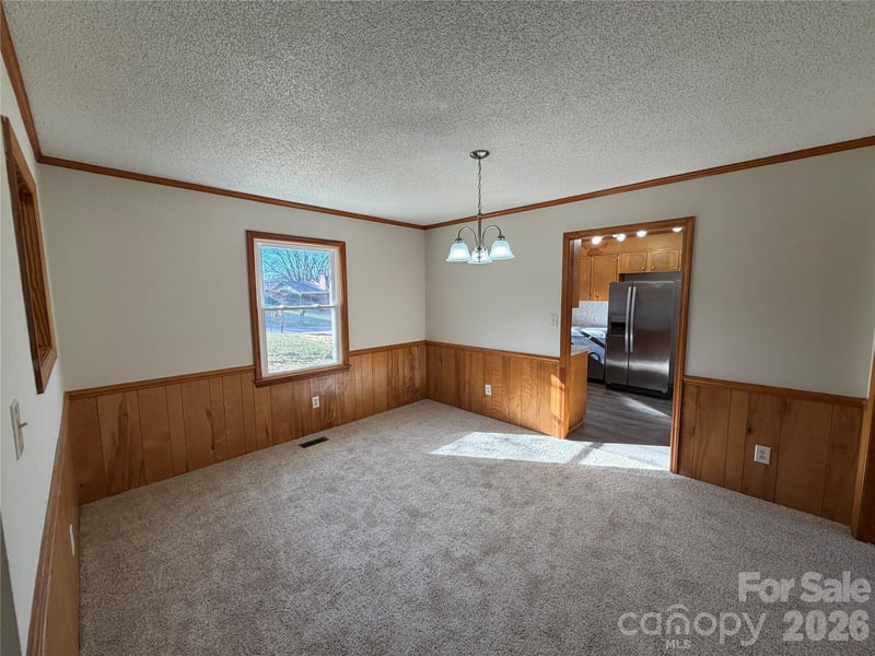 424 Holland Dr, Statesville, NC 28677