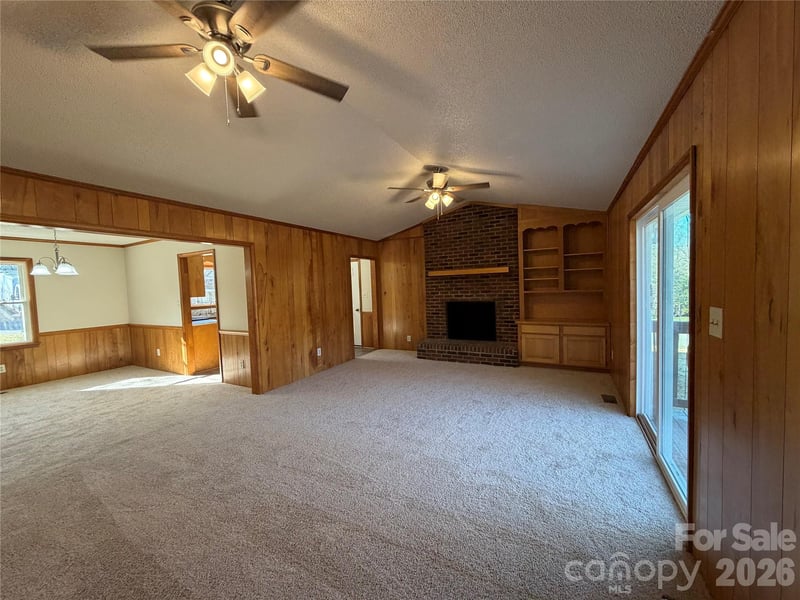 424 Holland Dr, Statesville, NC 28677
