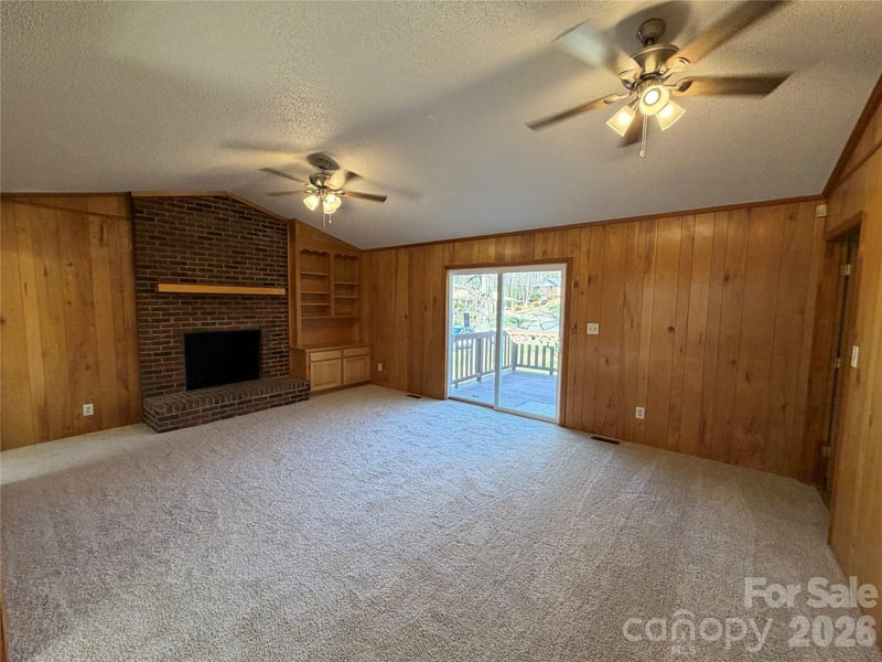 424 Holland Dr, Statesville, NC 28677