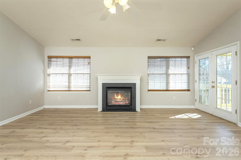 115 Creeks End Cir, Mills River, NC 28759