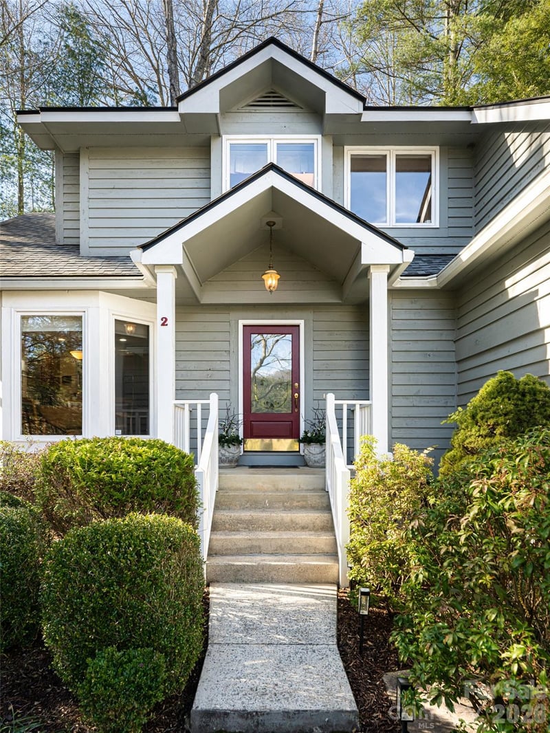 2 Bent Tree Dr, Asheville, NC 28803