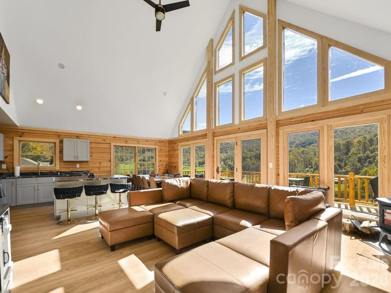 194 Fox Run Rd, Canton, NC 28716