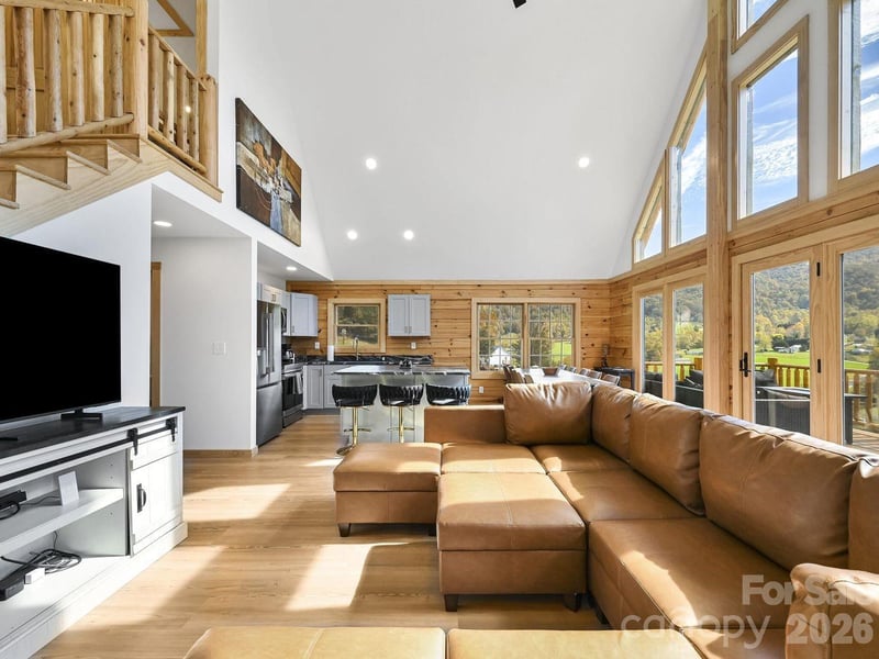 194 Fox Run Rd, Canton, NC 28716