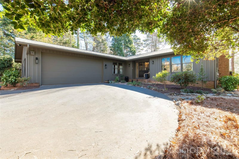 47 Heritage Dr, Clover, SC 29710