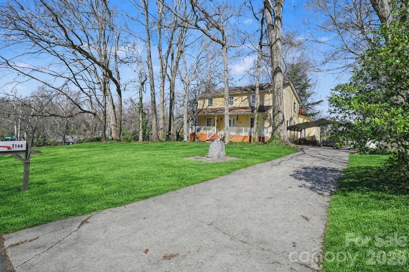 7144 Chapparall Ln, Charlotte, NC 28215