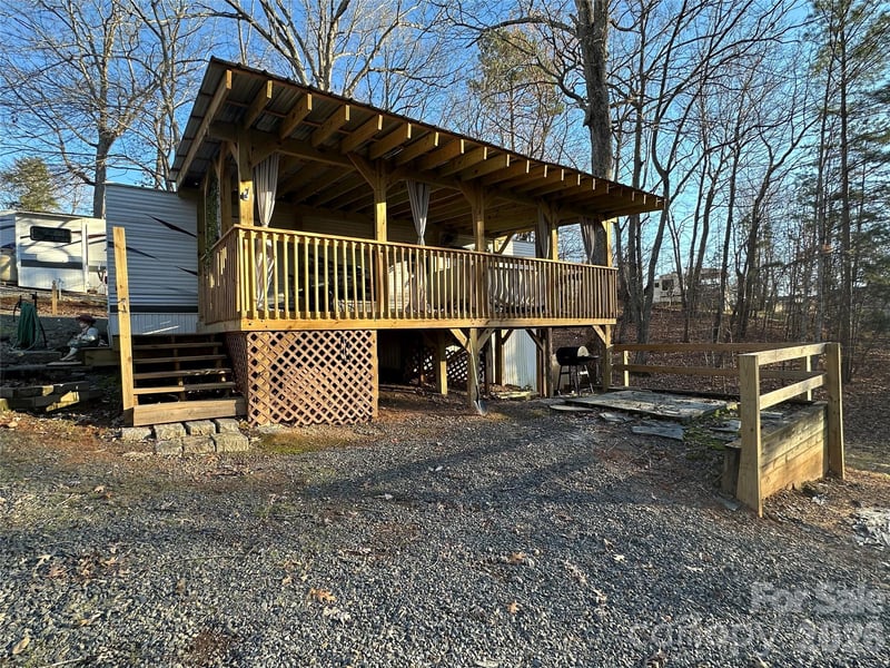 121 Sparrow Ln, New London, NC 28127