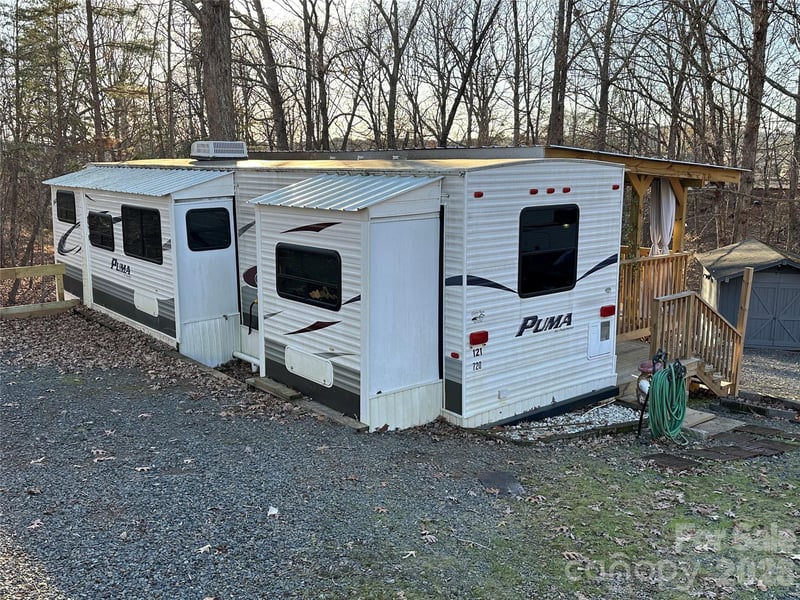 121 Sparrow Ln, New London, NC 28127