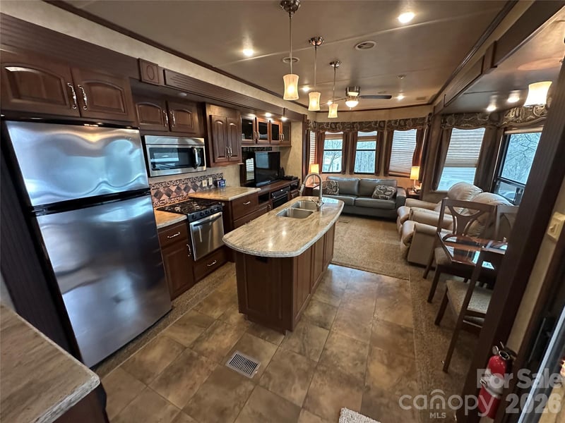112 Sparrow Ln, New London, NC 28127