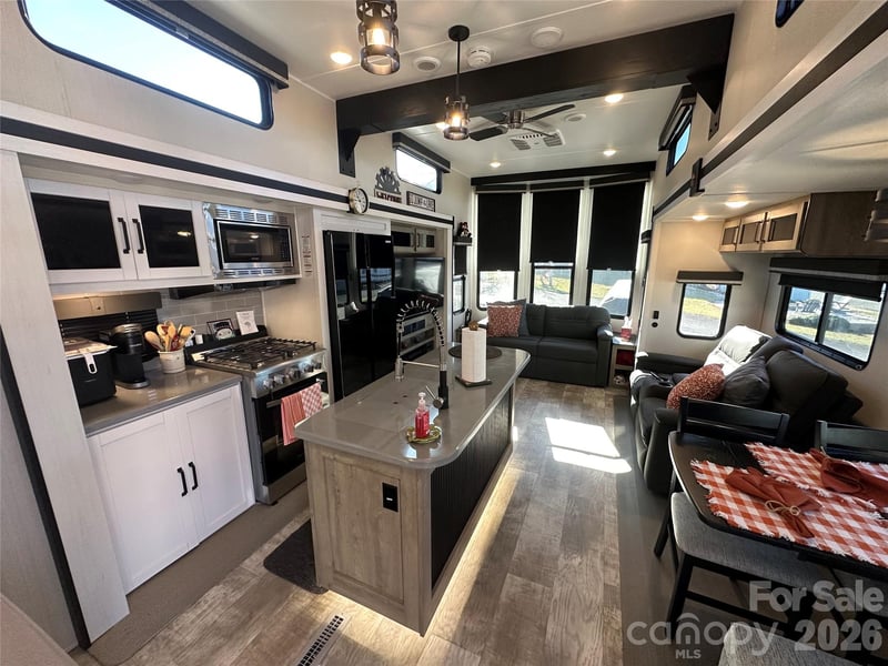 106 Eagle Dr, New London, NC 28127