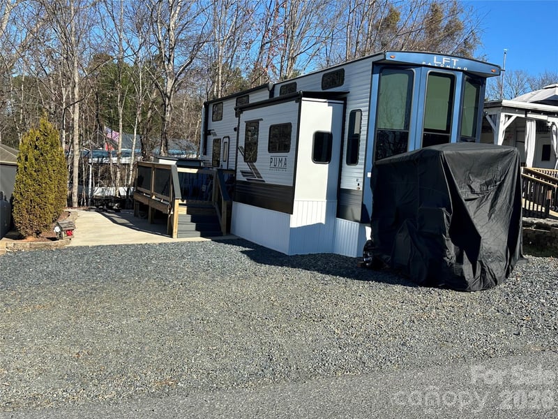 106 Eagle Dr, New London, NC 28127