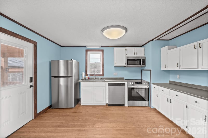 7400 Corn Hill Rd, Connelly Springs, NC 28612