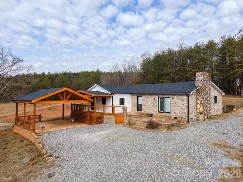 7400 Corn Hill Rd, Connelly Springs, NC 28612
