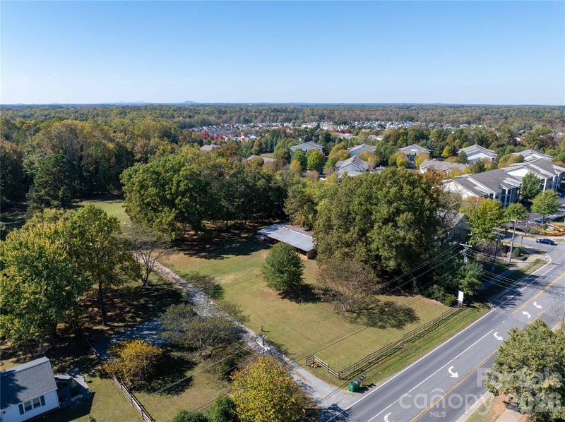 9009 Reames Rd, Charlotte, NC 28216