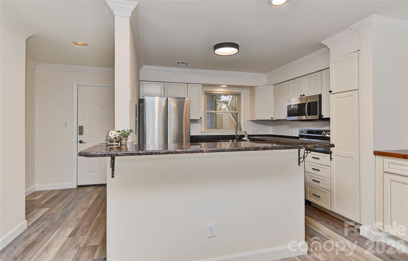 7332 Lakefront Dr #4, Charlotte, NC 28278