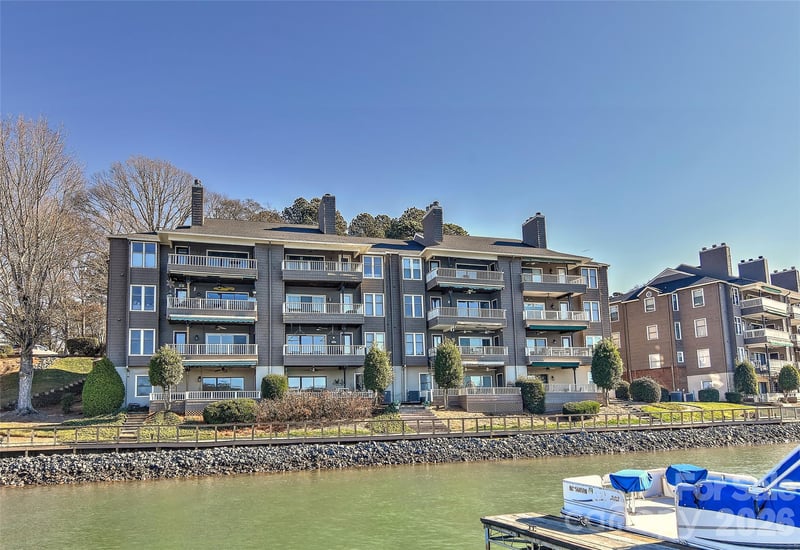 7332 Lakefront Dr #4, Charlotte, NC 28278