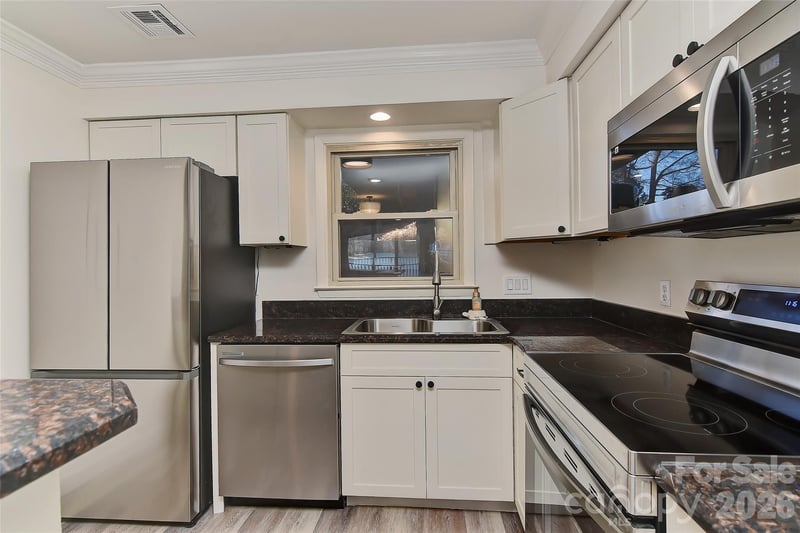 7332 Lakefront Dr #4, Charlotte, NC 28278