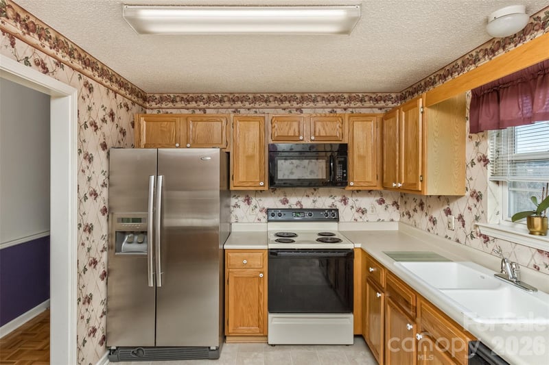 3305 Idle Hour Dr, Asheville, NC 28806