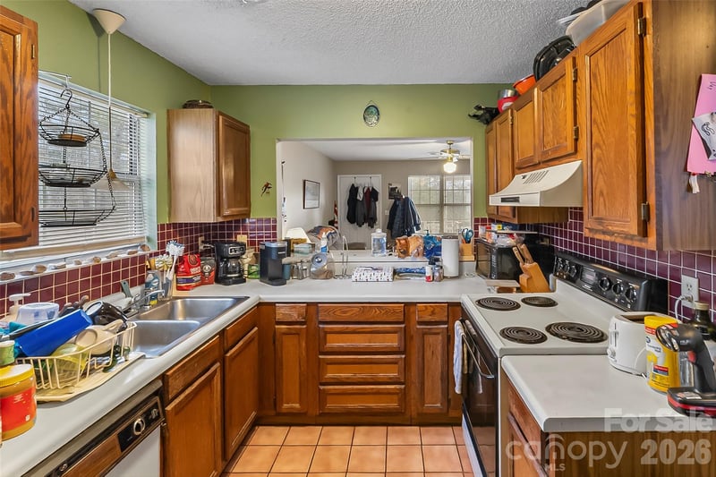 19 Rocking Porch Rd, Asheville, NC 28805