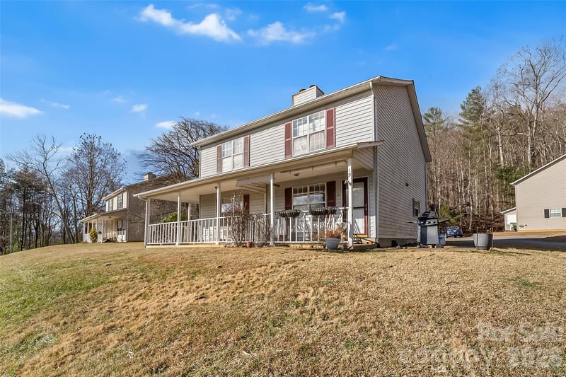 19 Rocking Porch Rd, Asheville, NC 28805