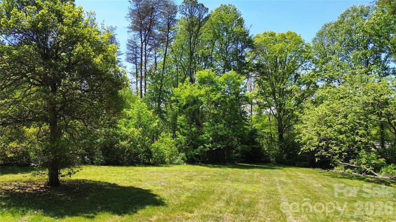 109 College St, Black Mountain, NC 28711