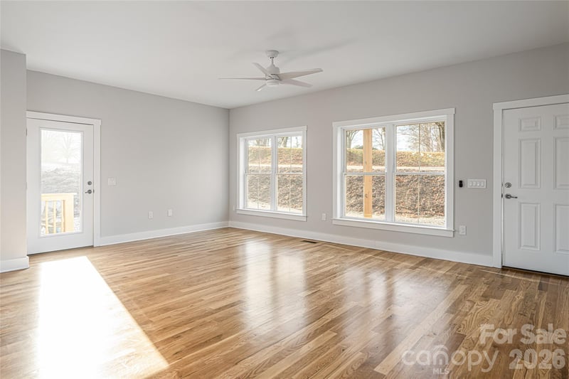 93 Locust Grove Rd, Weaverville, NC 28787