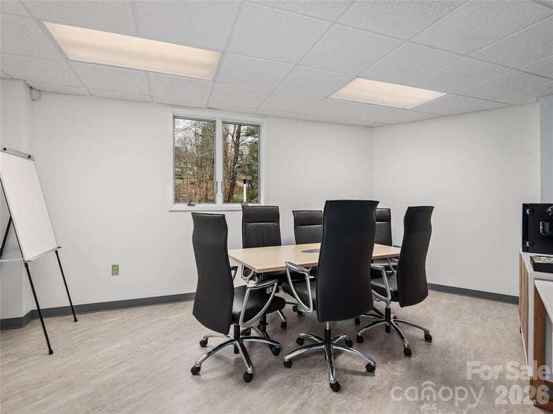 7 Mcdowell St #100/300, Asheville, NC 28801